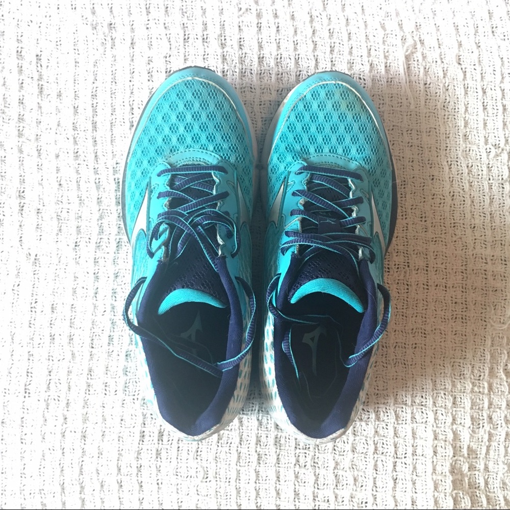 Mizuno Wave Runner Shoes