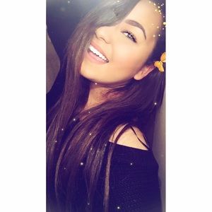 Meet your Posher, Alejandra