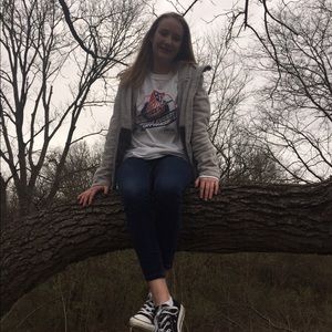 Meet your Posher, Amzie