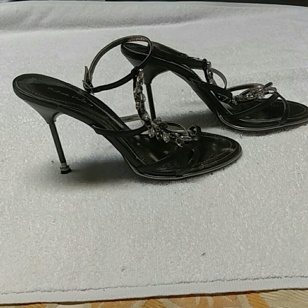 Sandles
