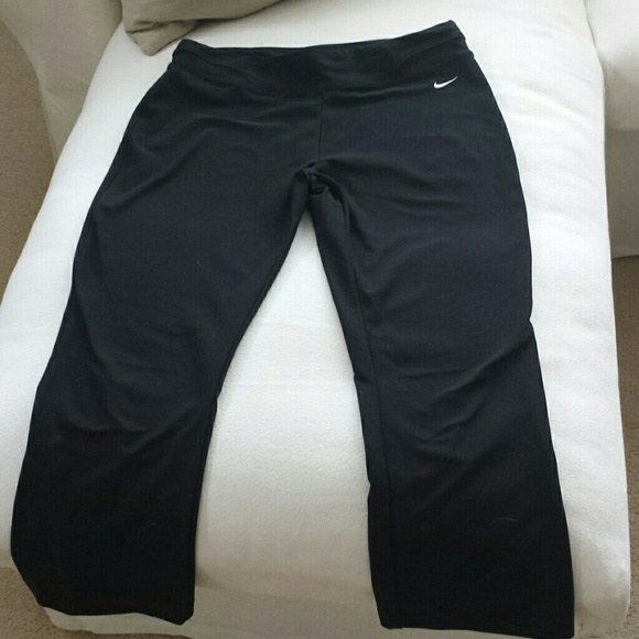 Nike Dry Fit Capri - Picture 1 of 3