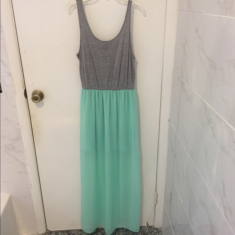 ✨SALE✨Forever 21 Chiffon Maxi Dress