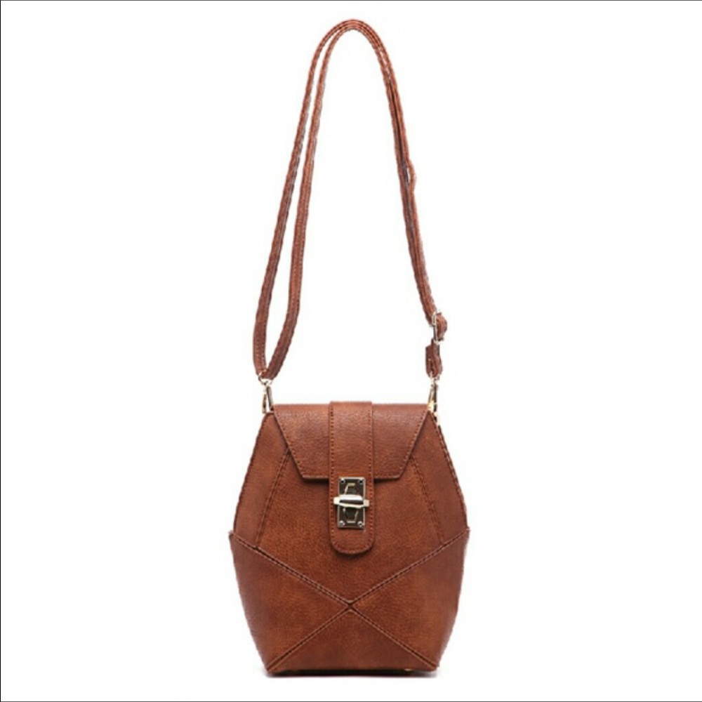 🌹BRAND NEW Frida Front Lock Cross body Bag🌹