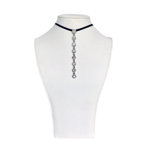 Pendant Choker Necklace - Picture 4 of 5