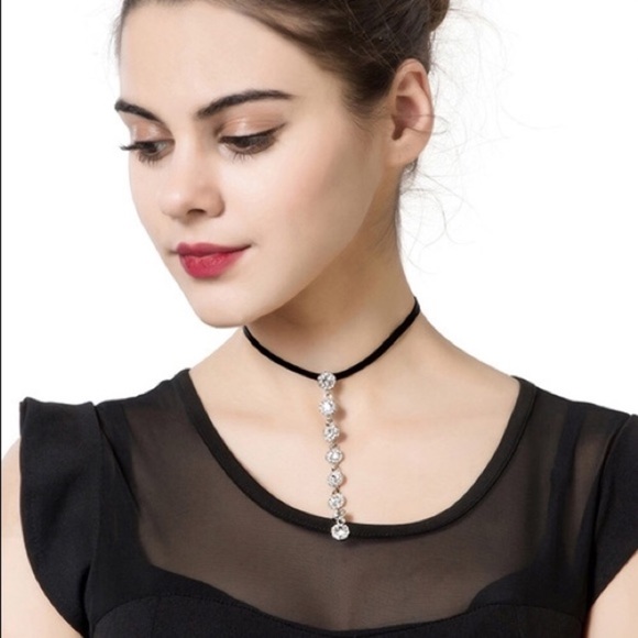 Pendant Choker Necklace - Picture 5 of 5