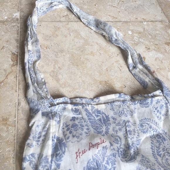 Tote - Picture 2 of 3