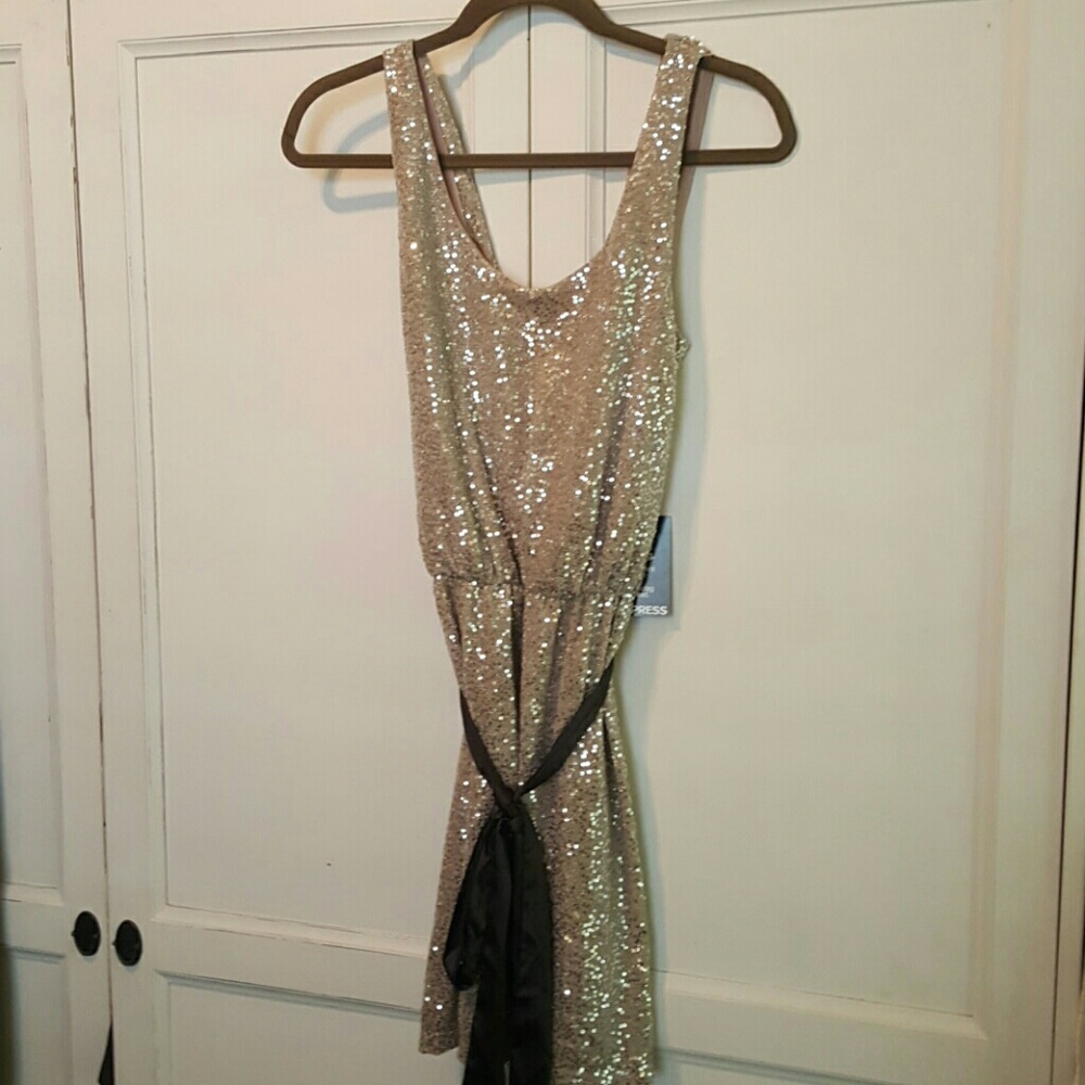 Express sequence dress