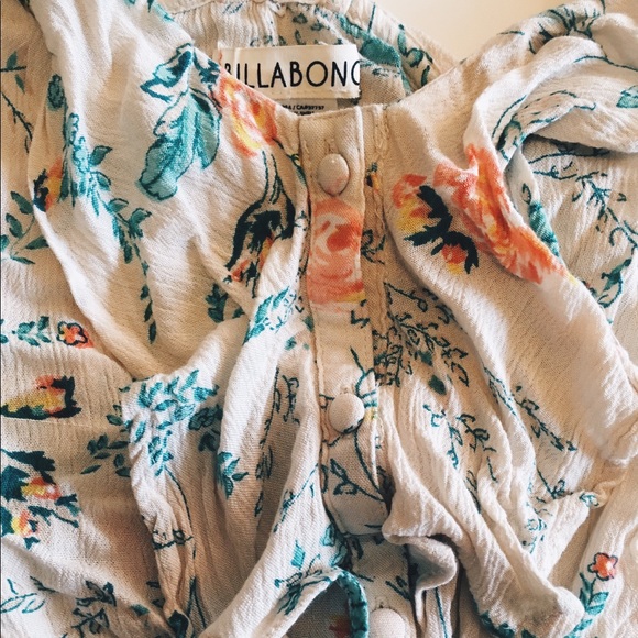 *SOLD* Floral Romper with Pockets - Picture 2 of 3