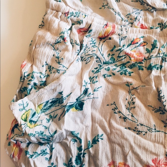 *SOLD* Floral Romper with Pockets - Picture 3 of 3