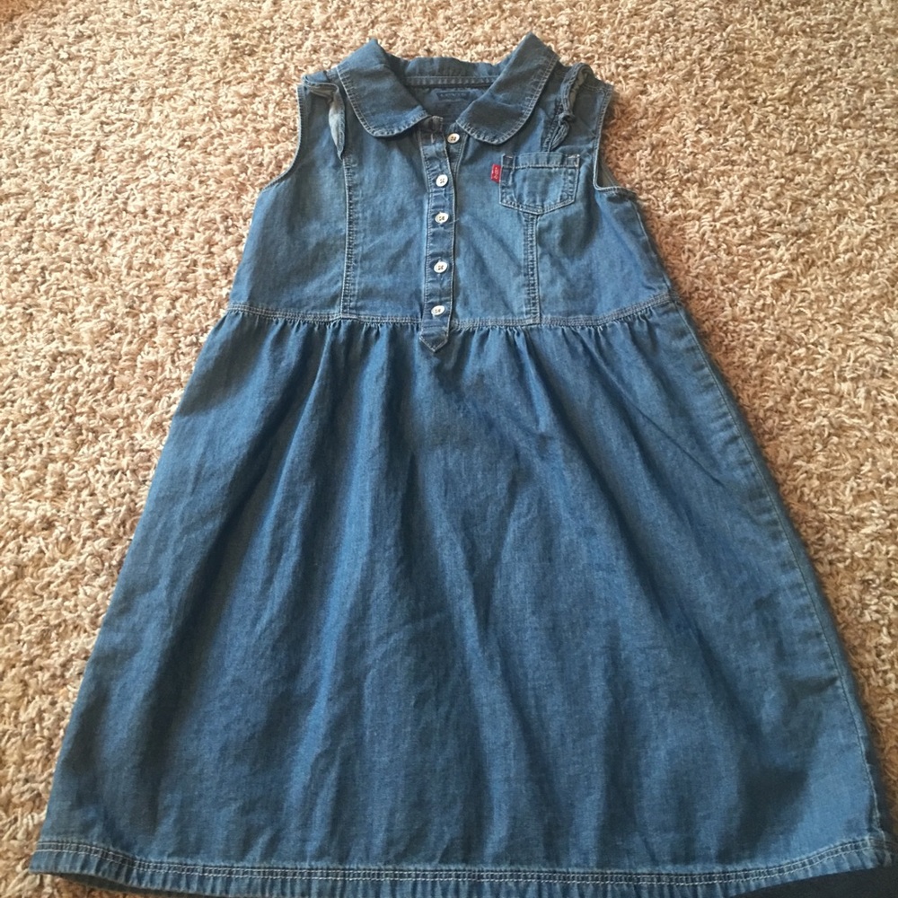 Girls Levis ruffle Jean dress. Size 5/6.