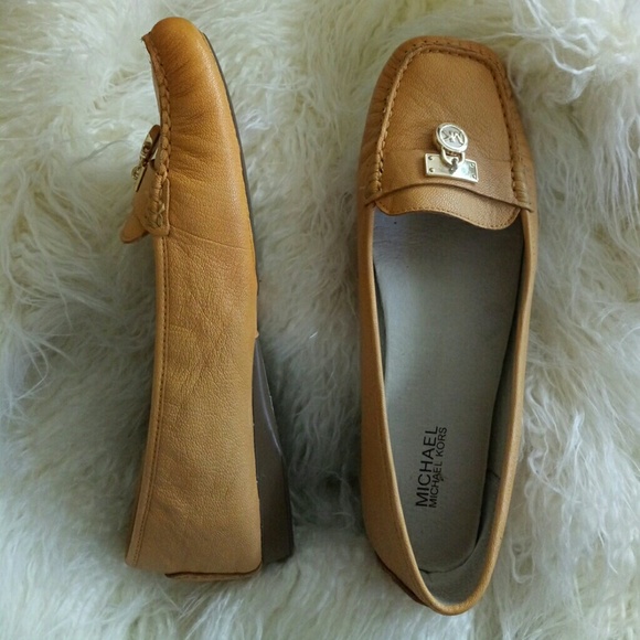 Michael Kors Yellow Flats - Picture 2 of 4