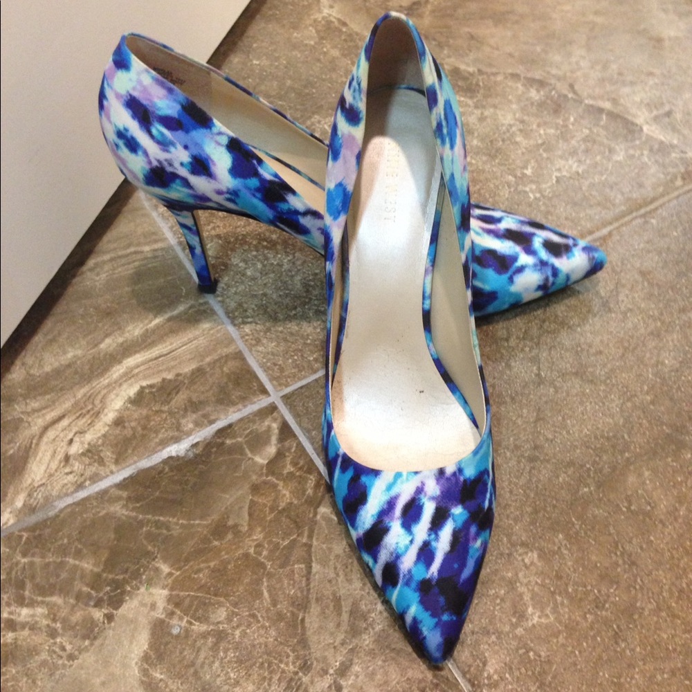 Nine West leopard print pumps