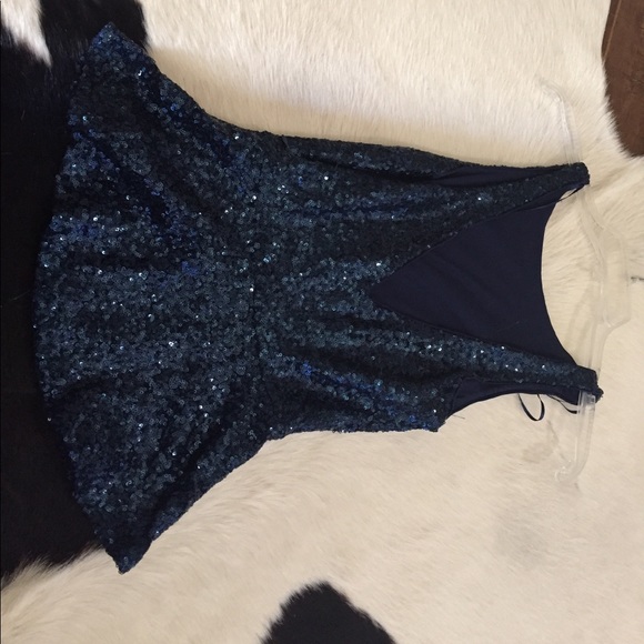 Blue sequin open back top - Picture 3 of 3