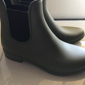 **JCREW MATTE CHELSEA RAIN BOOTS* Worn once! Size9