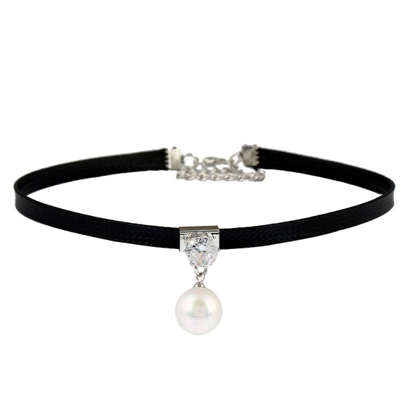 Pearl Choker Necklace - Picture 2 of 5