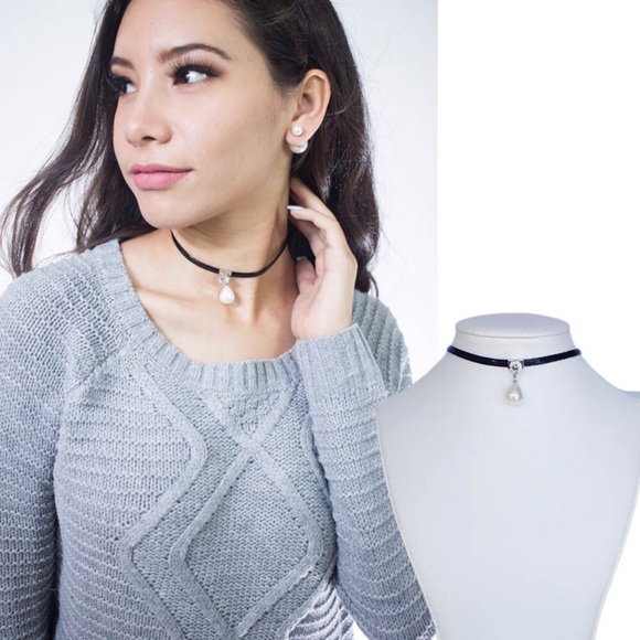 Pearl Choker Necklace - Picture 5 of 5