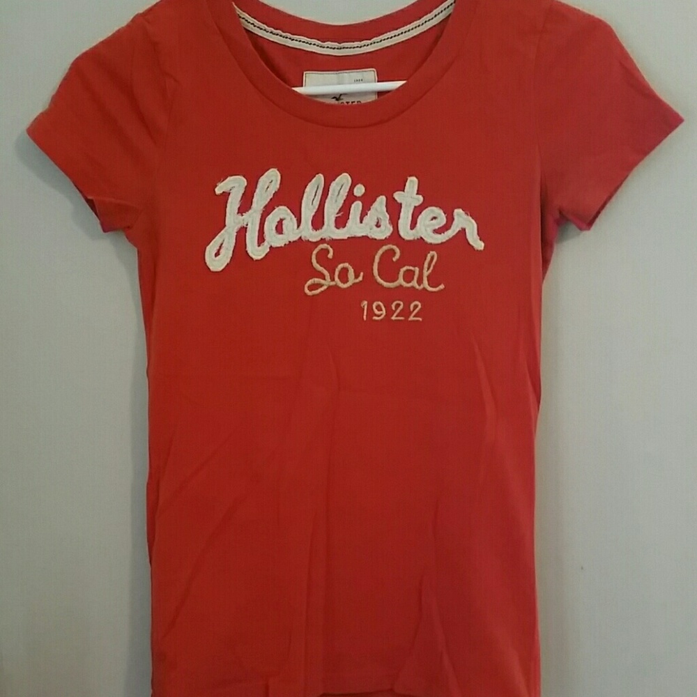 Hollister Tee