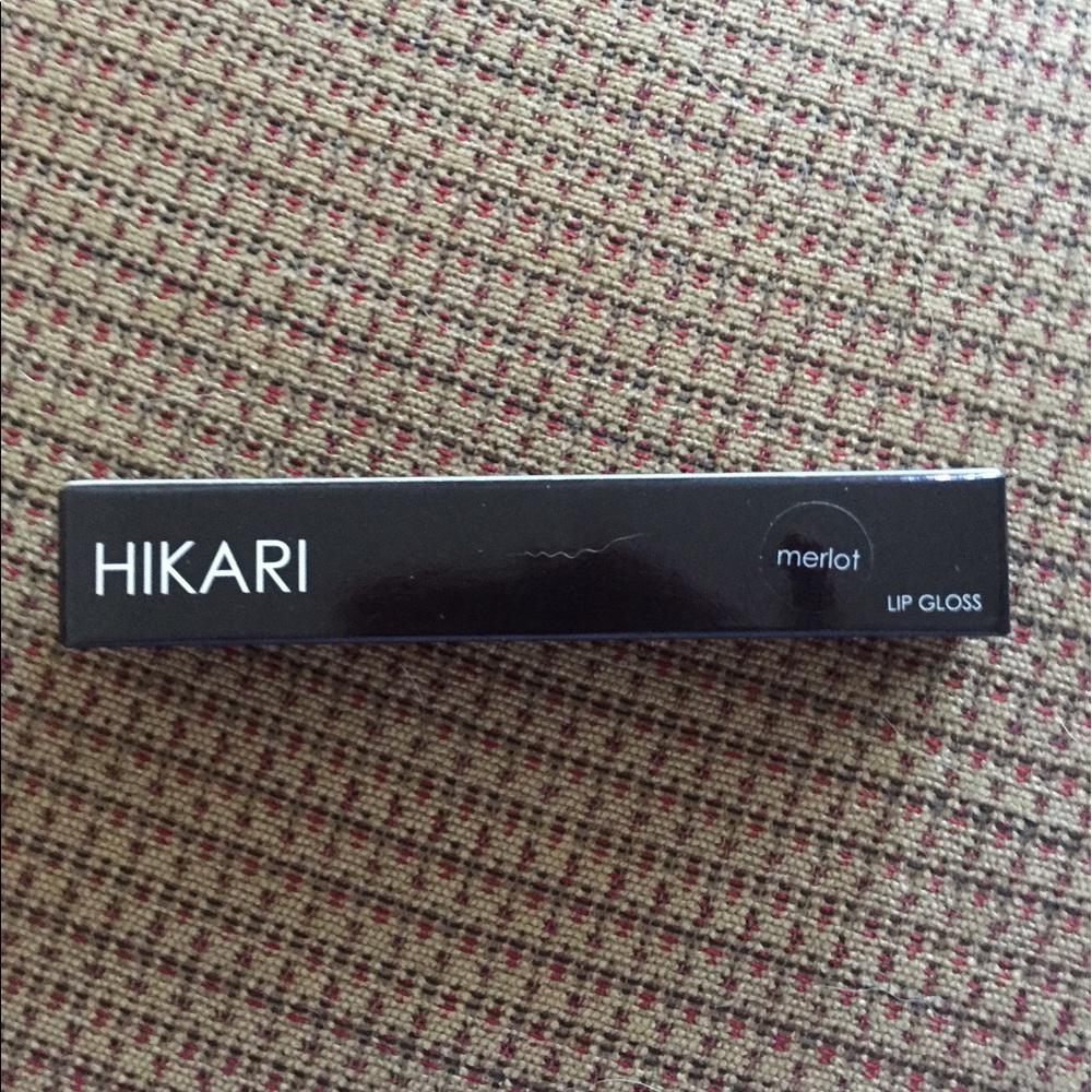 NIB Hikari lipgloss in Merlot - Rosy Mauve color