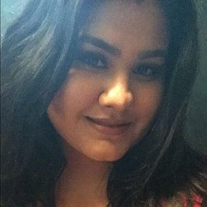 Meet your Posher, Anahi