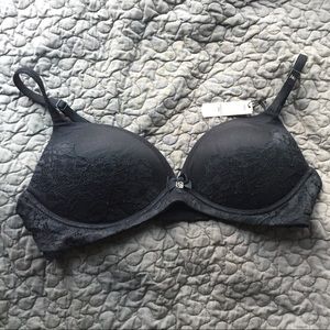 Victoria's Secret body by Victoria no-wire bra