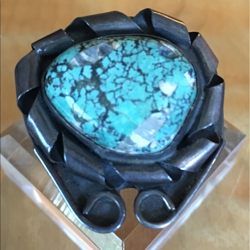 Vintage hand made Native American (Navajo) ring