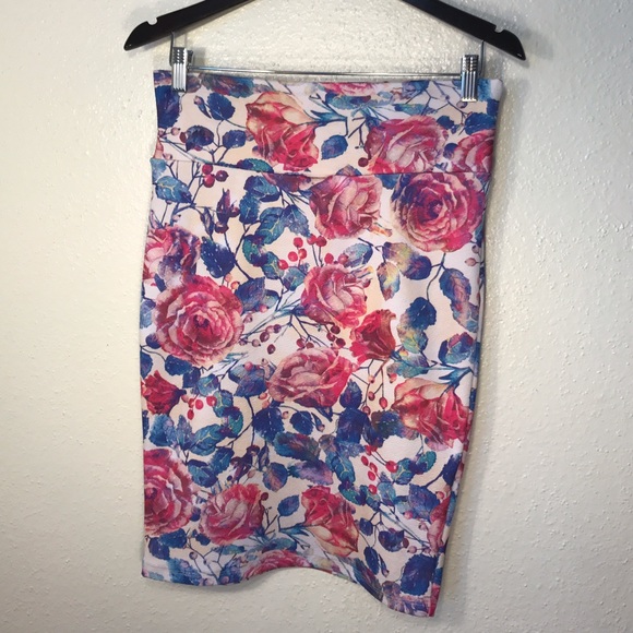 LuLaRoe Dresses & Skirts - LuLaRoe Cassie 🌹 "Disney Roses" Unicorn Skirt