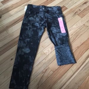 NWT Capri Reversible workout pants