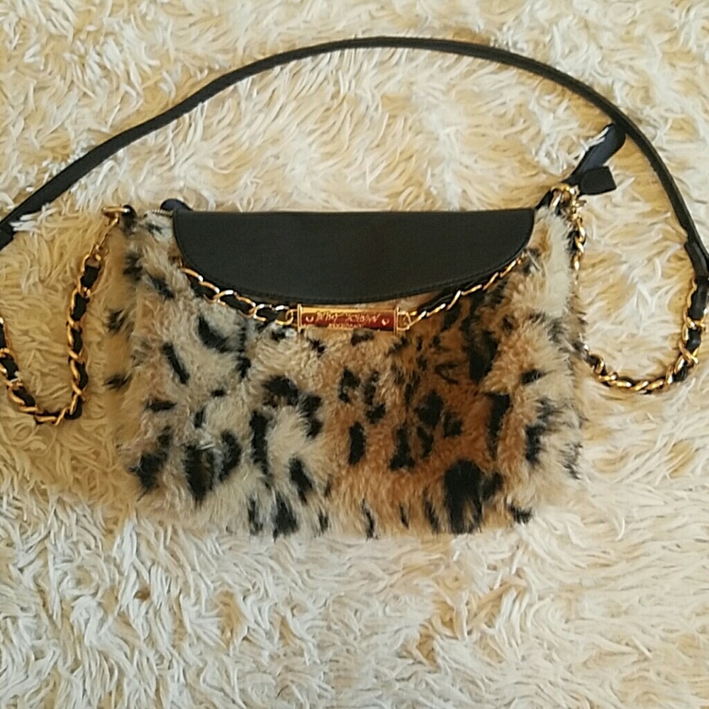 Betsey Johnson New York NY shoulder bag