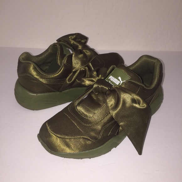 Puma Shoes - Fenty Puma by Rihanna Green Bow Sneakers sz 6
