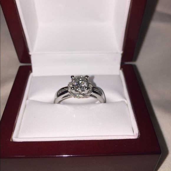 14k white gold 1 1/5 carat total diamond ring - Picture 4 of 7