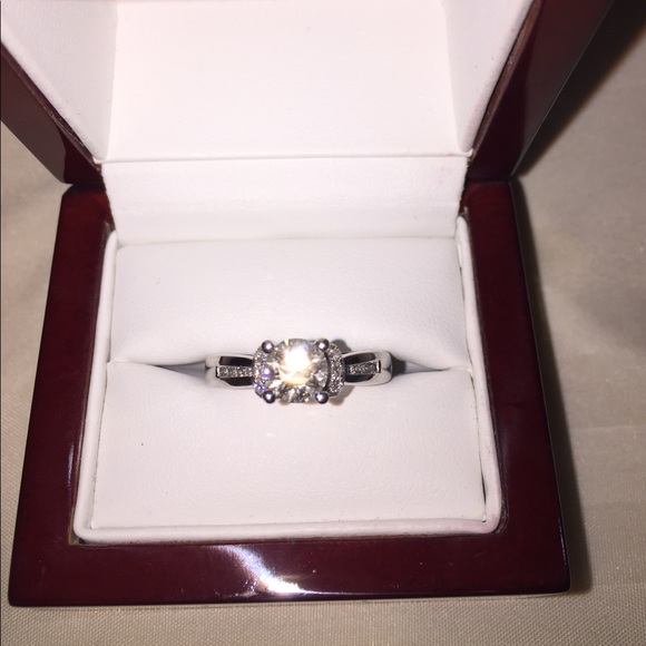 14k white gold 1 1/5 carat total diamond ring - Picture 5 of 7