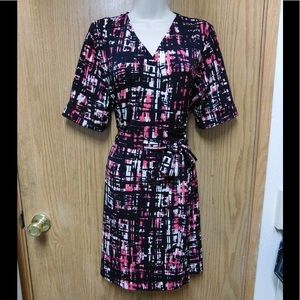 Spectacular Block Overlap Dress W/Belt V-Neck