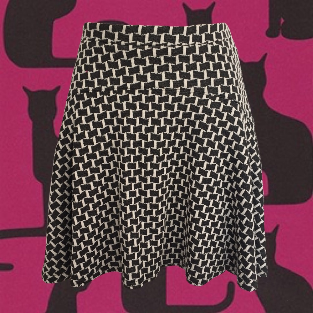 new Aqua brand black & white circle skirt