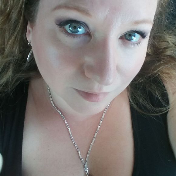 Meet your Posher, Amanda - Picture 1 of 1