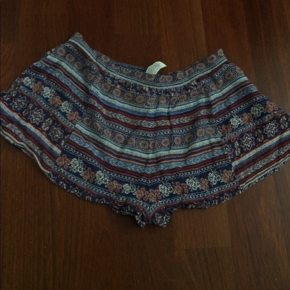 Medium flowy shorts