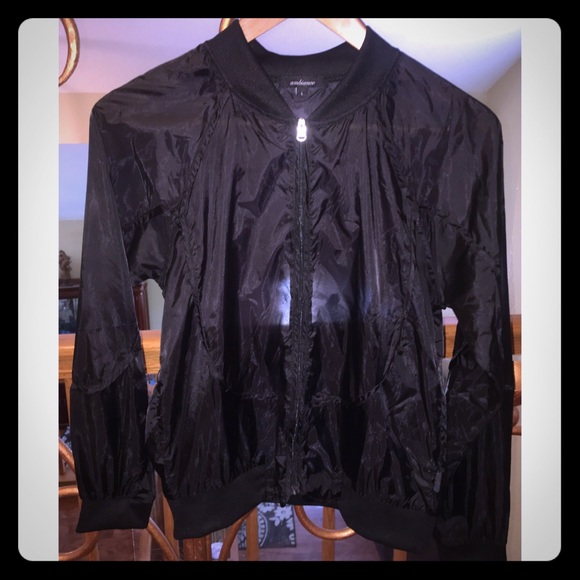 Cute thin bomber jacket - Picture 4 of 6