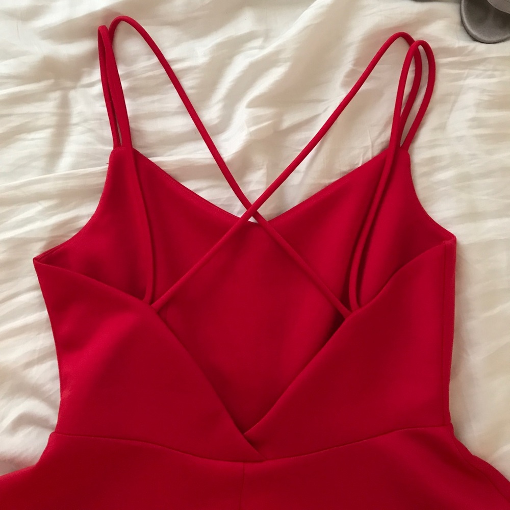 ❌❌SOLD❌❌ Simple Red Dress - Picture 4 of 4