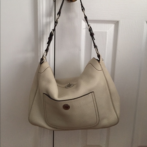 COACH cream/white leather shoulder bag - Picture 2 of 4