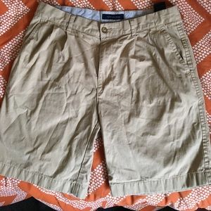 Tommy Hilfiger size 34 Shorts