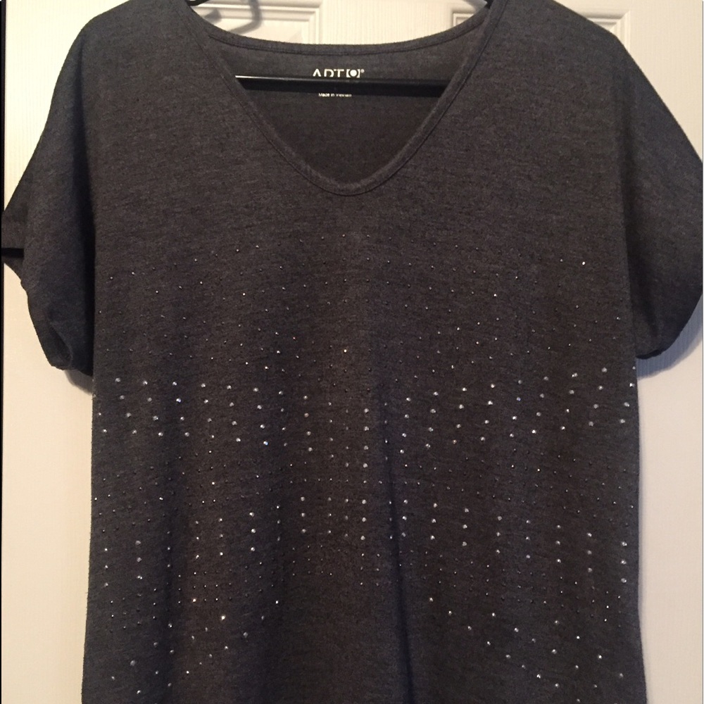 Grey APT. 9 embellished V-neck