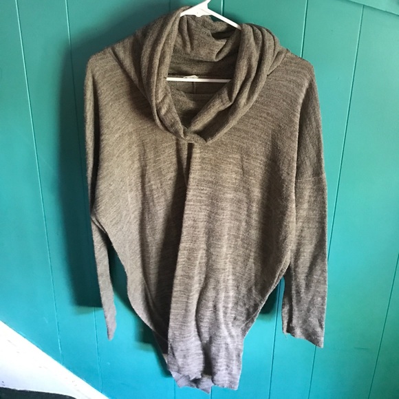 Sweater - Picture 1 of 1