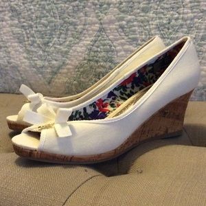White wedges