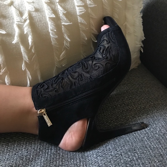 Jessica Simpson heels - Picture 2 of 4