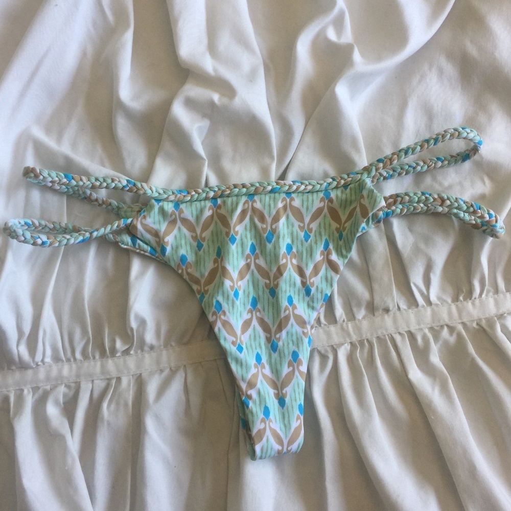 Bikini bottoms