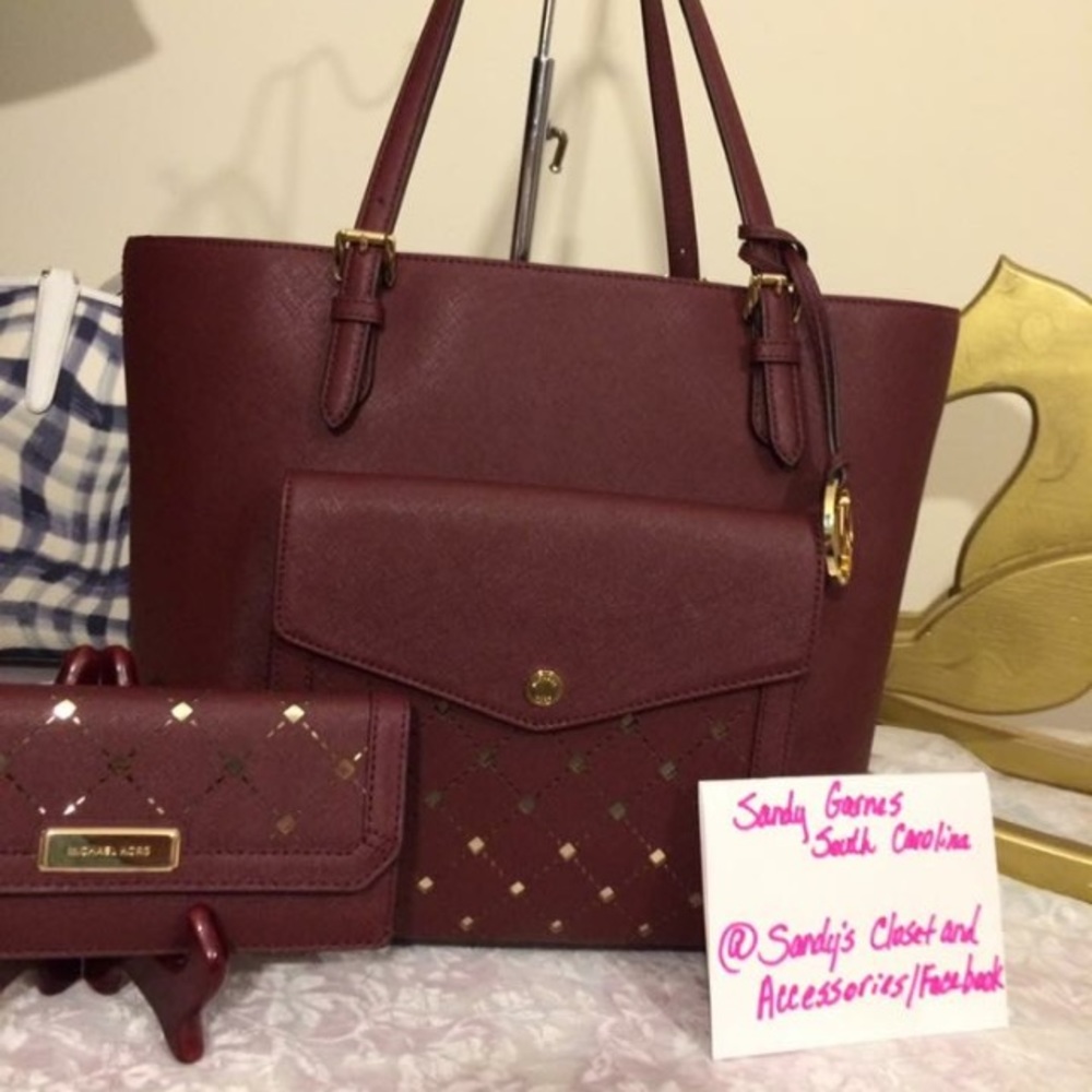 EUC Michael Kors jet set pocket tote set.