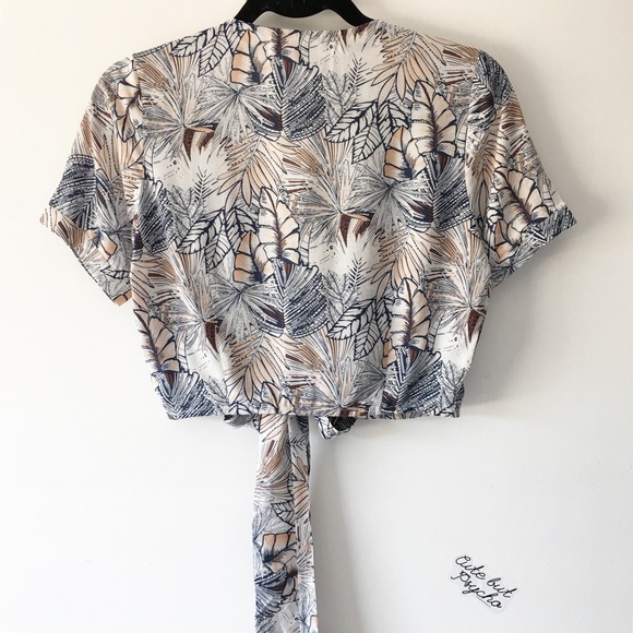 Medium! BNWT palmtree print tiefront cropped top - Picture 3 of 7