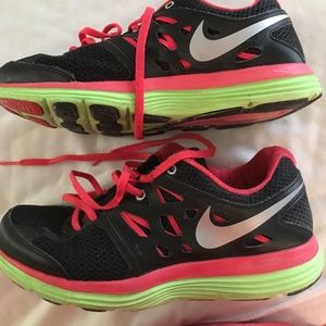 Nike tennis shoes