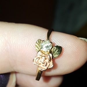 Beautiful ring 10 k gold .25 ct diamond SOLD