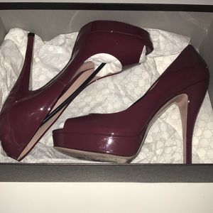 Gucci Vernice Crystal Pumps sz 39