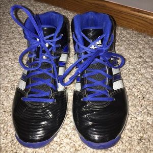 Basketball shoes